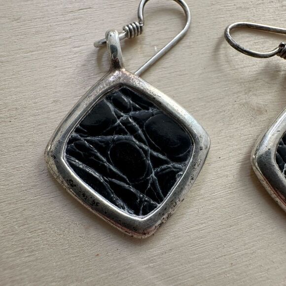 Vintage Labelle Sterling And Embossed Leather Earrings - Picture 5 of 5